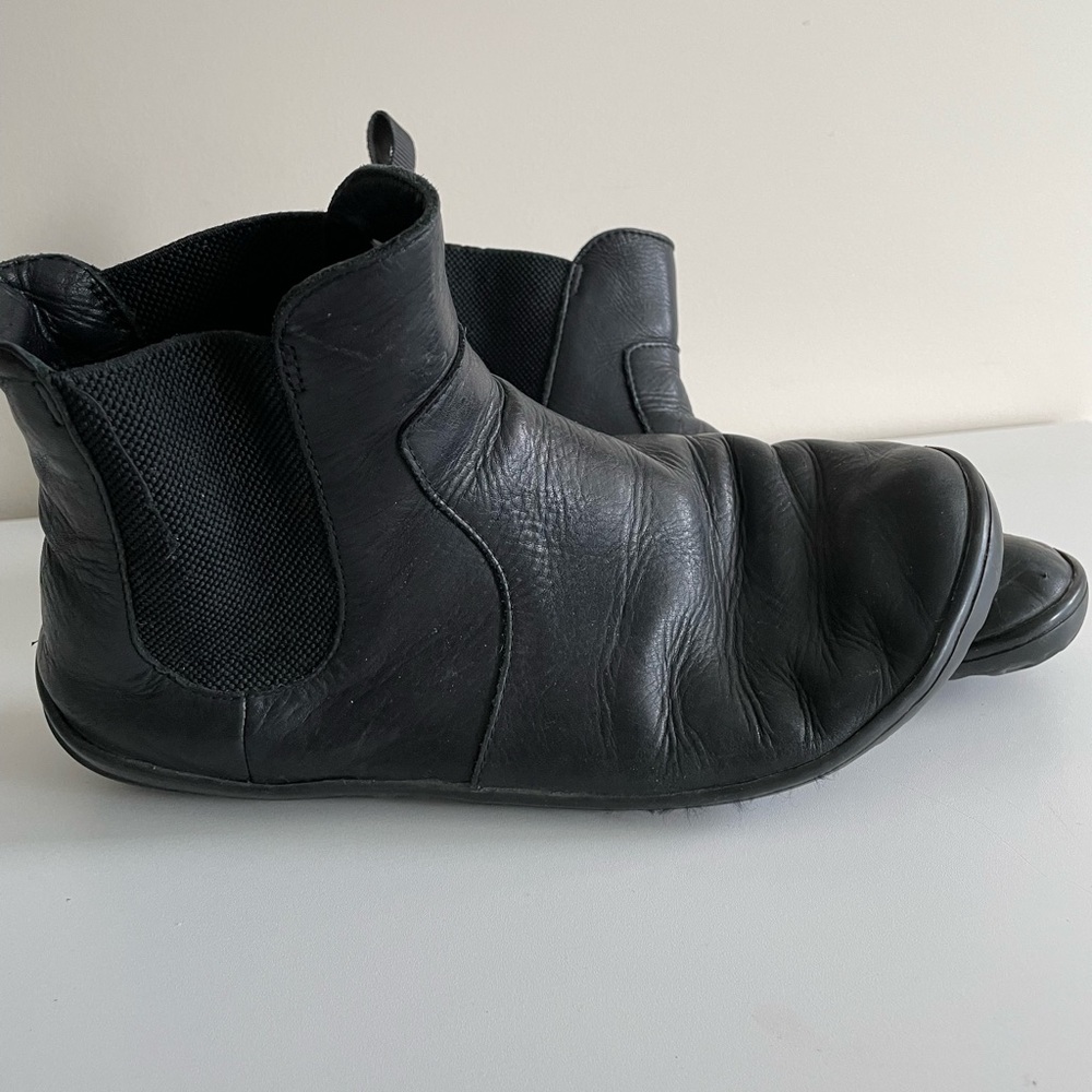 Vivobarefoot Chelsea boots